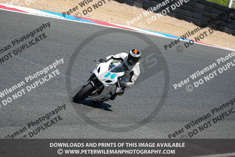 enduro digital images;event digital images;eventdigitalimages;mallory park;mallory park photographs;mallory park trackday;mallory park trackday photographs;no limits trackdays;peter wileman photography;racing digital images;trackday digital images;trackday photos
